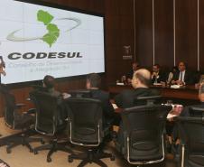 Secretário de Infraestrutura e Logística apresentando no Codesul