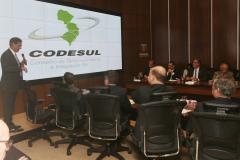 Secretário de Infraestrutura e Logística apresentando no Codesul