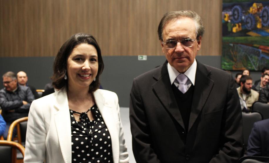 Assinatura de parceria BIM, UFPR e UP. 23/08/2016  -  José Pio Martins e Patrícia Maggi