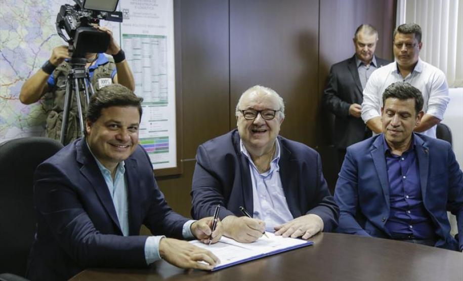 Assintaura do Termo de Cooperação Técnica SEIL e IPPUC